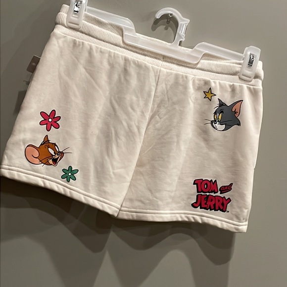 Tom and Jerry Shorts New - Picture 8 of 16